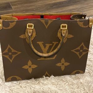 Louis Vuitton OntheGo Monogram MM